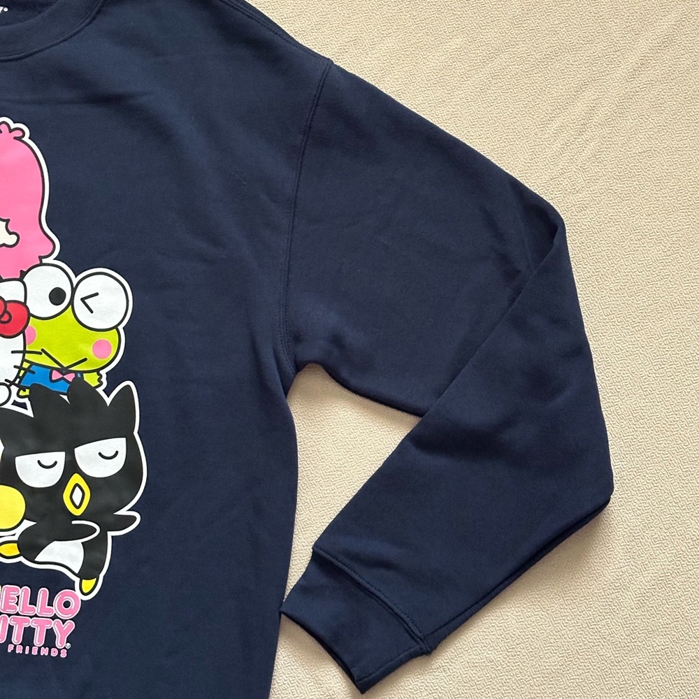 Hello Kitty Crewneck - Picture 3 of 7